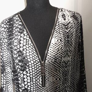 Zac & Rachel Black & White Zipper Front Closure Blouse